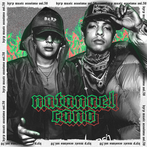 裸体比基尼美女虑待尿口
