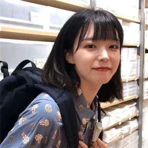 裸体比基尼美女虑待尿口
