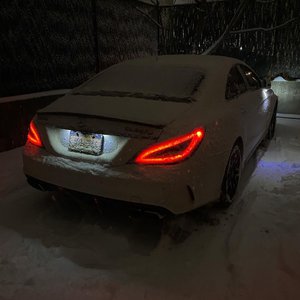 裸体比基尼美女虑待尿口
